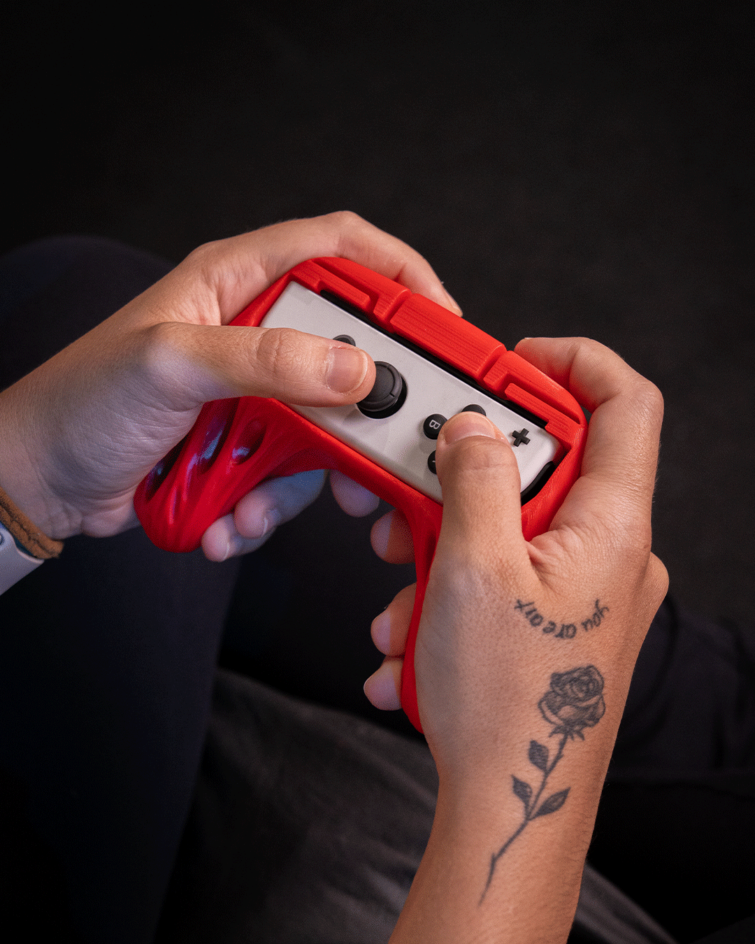 Chew It! | Nintendo Switch Console-, en Controllerhouder