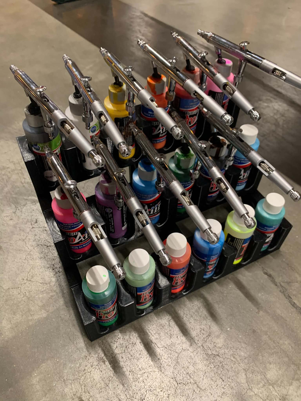Airbrush Houder | Capaciteit 18 flesjes | PRE ORDER